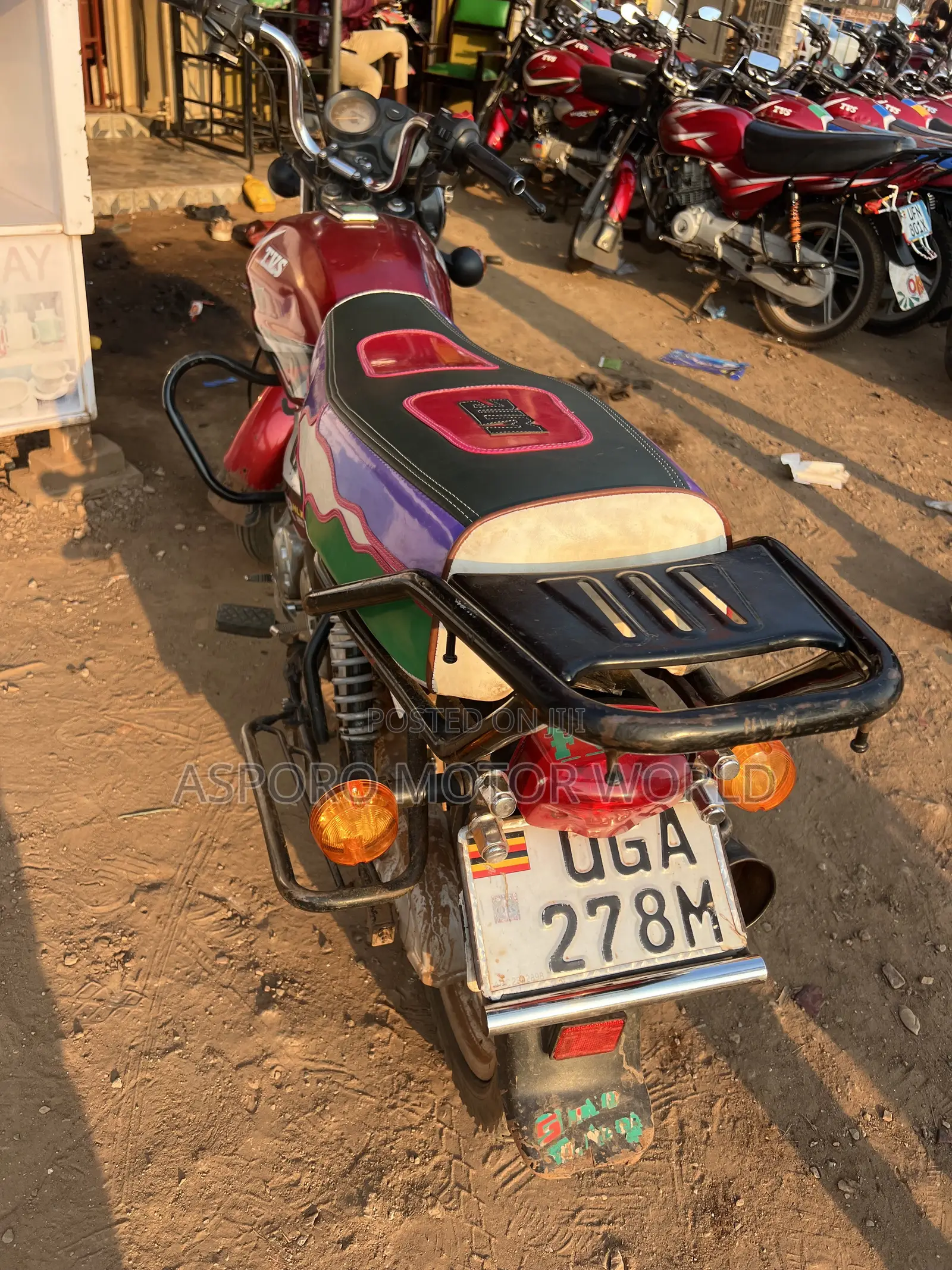 TVS HLX 125 2024 Red