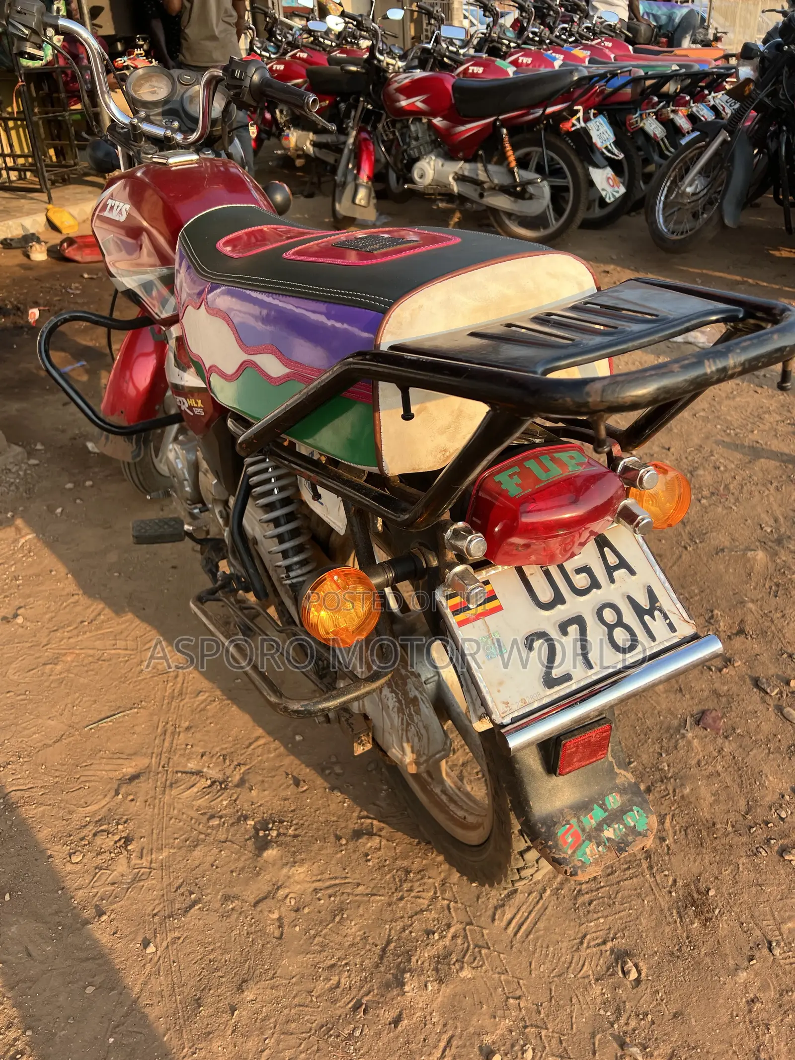 TVS HLX 125 2024 Red