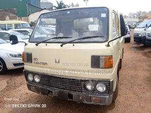 Mitsubishi Canter 1982 Yellow