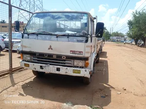 Mitsubishi Fuso Mignon 1988 White