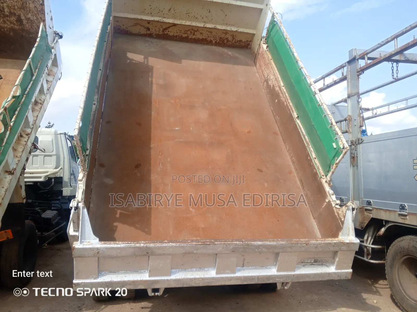 Fuso Fihter Tipper Black Top