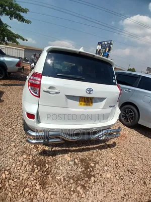 Toyota RAV4 2010 White
