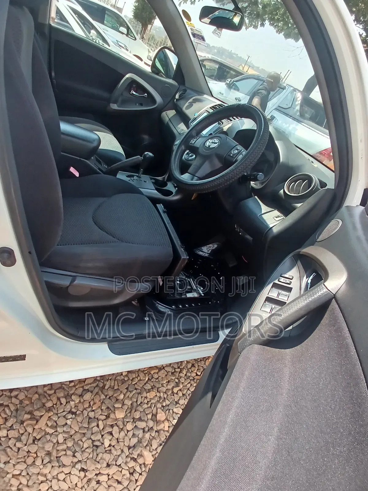 Toyota RAV4 2010 White