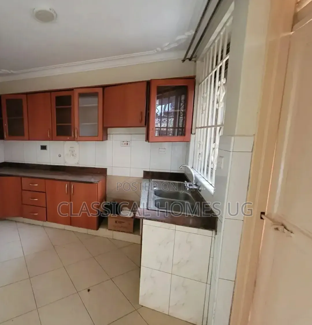 3bdrm Apartment in Muyenga, Central Division for rent