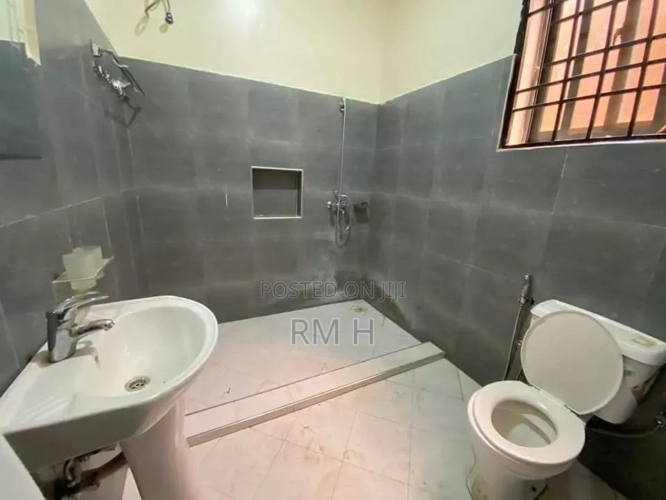 2bdrm Apartment in Upper Konge Lukuli, Central Division for rent