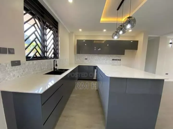 3bdrm Apartment in Bukasa Muyenga, Central Division for rent