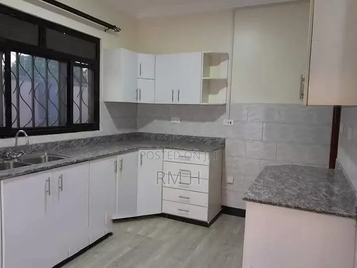 4bdrm Duplex in Lubowa, Central Division for rent