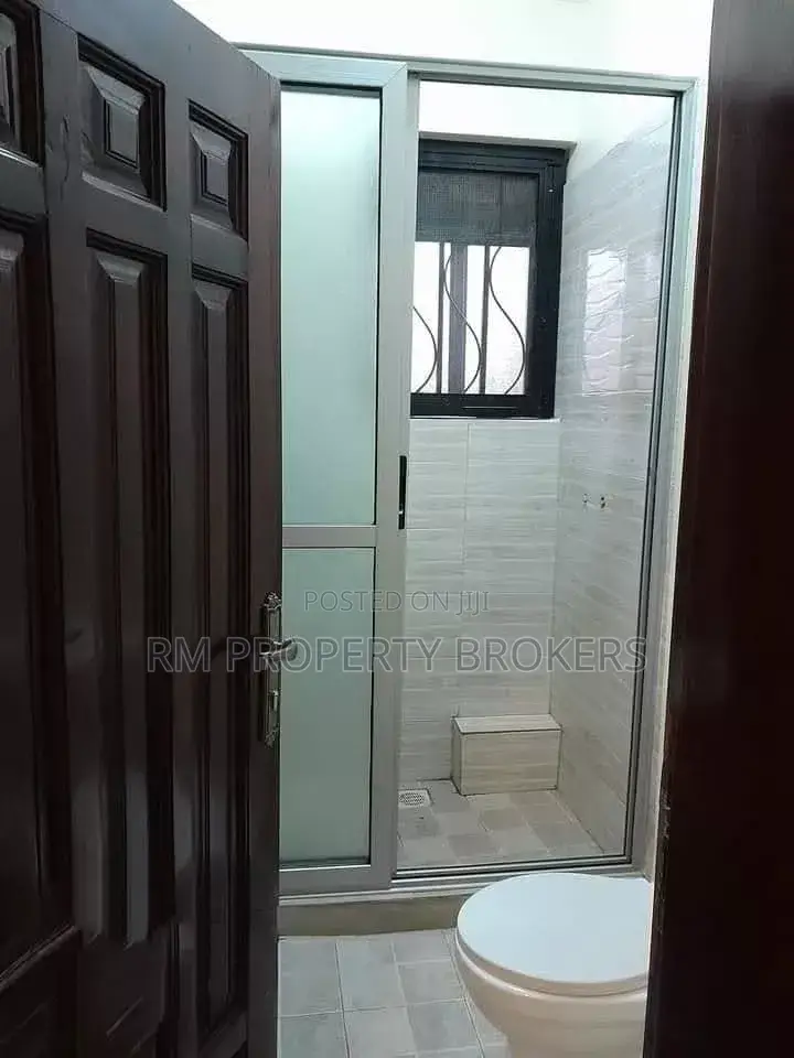 4bdrm Duplex in Lubowa, Central Division for rent