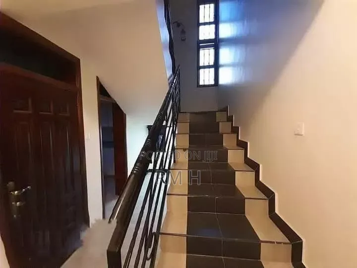 4bdrm Duplex in Lubowa, Central Division for rent