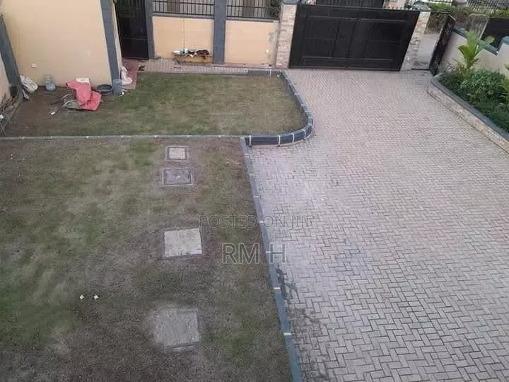 4bdrm Duplex in Lubowa, Central Division for rent