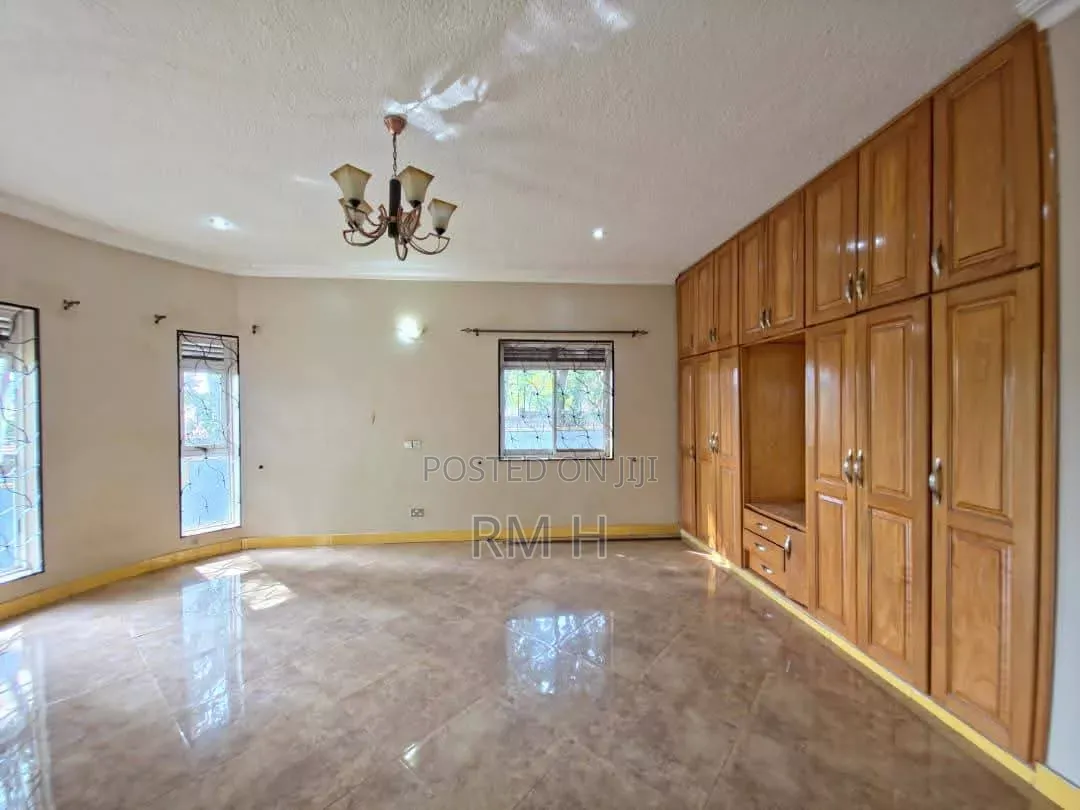 4bdrm Bungalow in Buziga, Central Division for rent