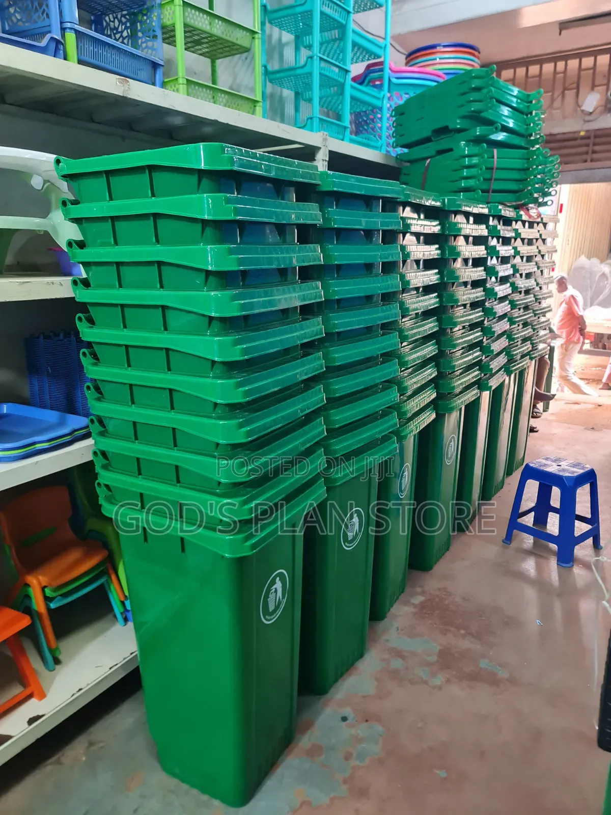 Elevated Outdoor 120litres Rolling Plastic Dust Bins Plastic Dust Bins