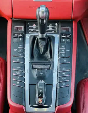 Porsche Macan GTS 2017 Blue