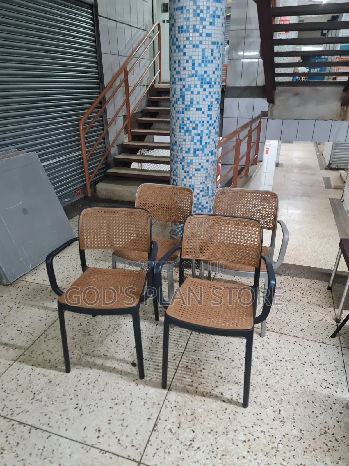 Holstered Plastic Chairs Plastic Chairs for Outdoir Restaurant and Bar