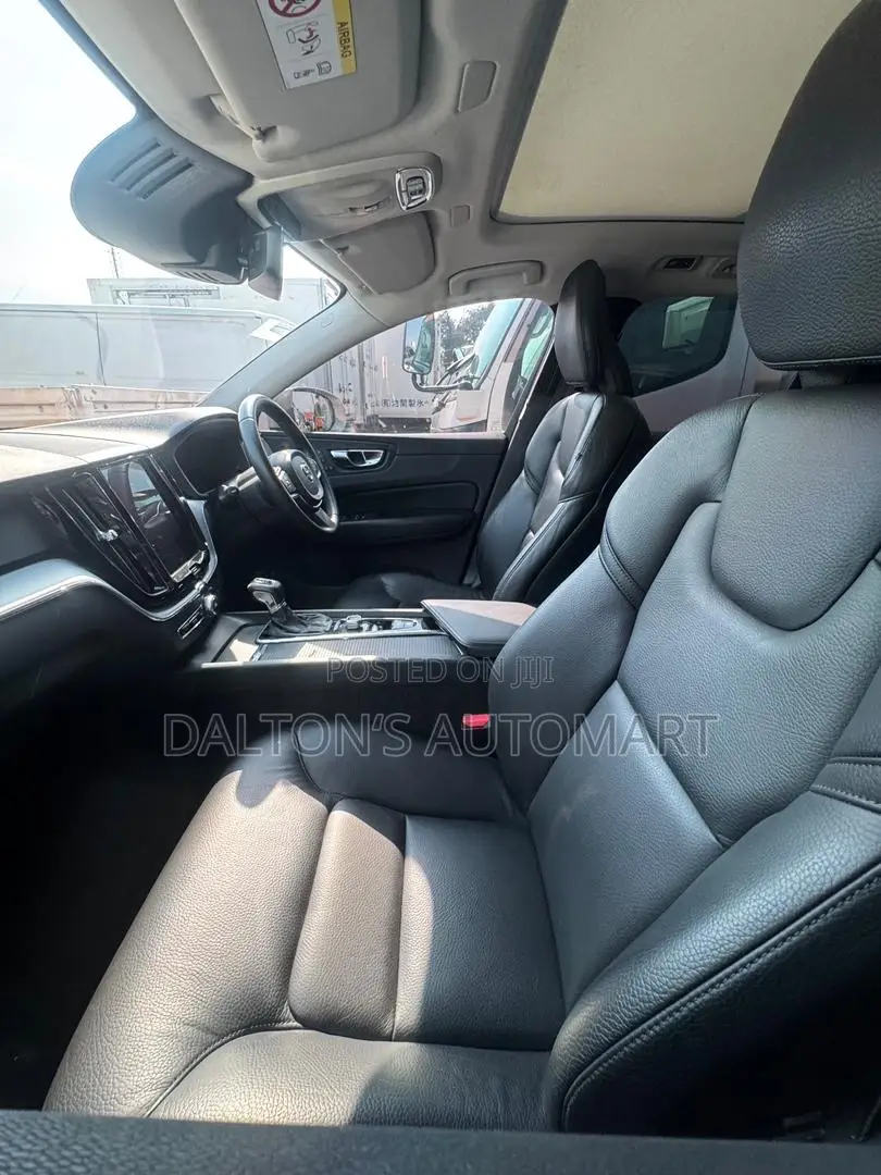 Volvo XC60 T5 Dynamic AWD 2017 Gold