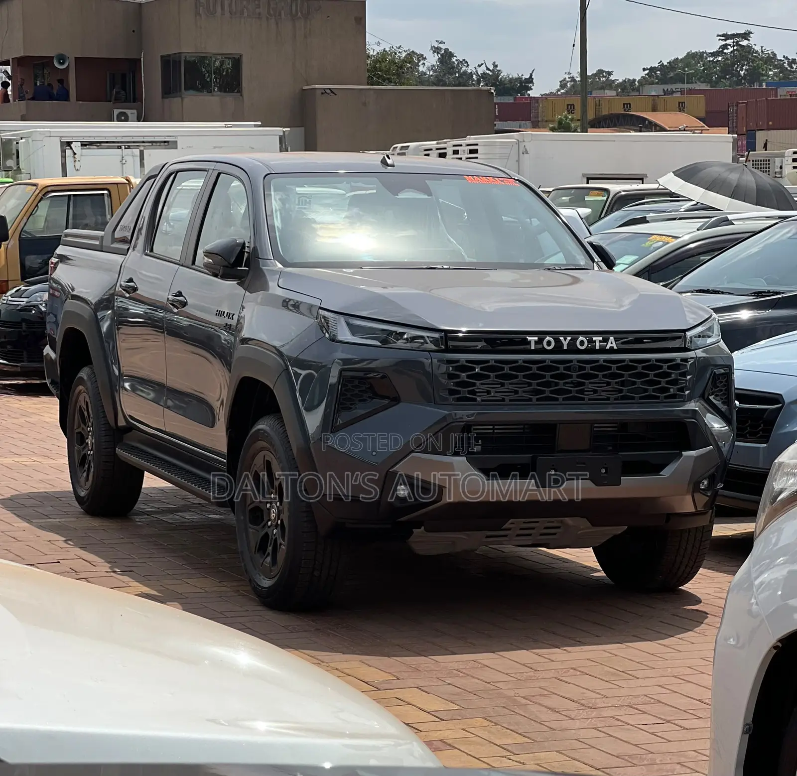 New Toyota Hilux 2025 Gray