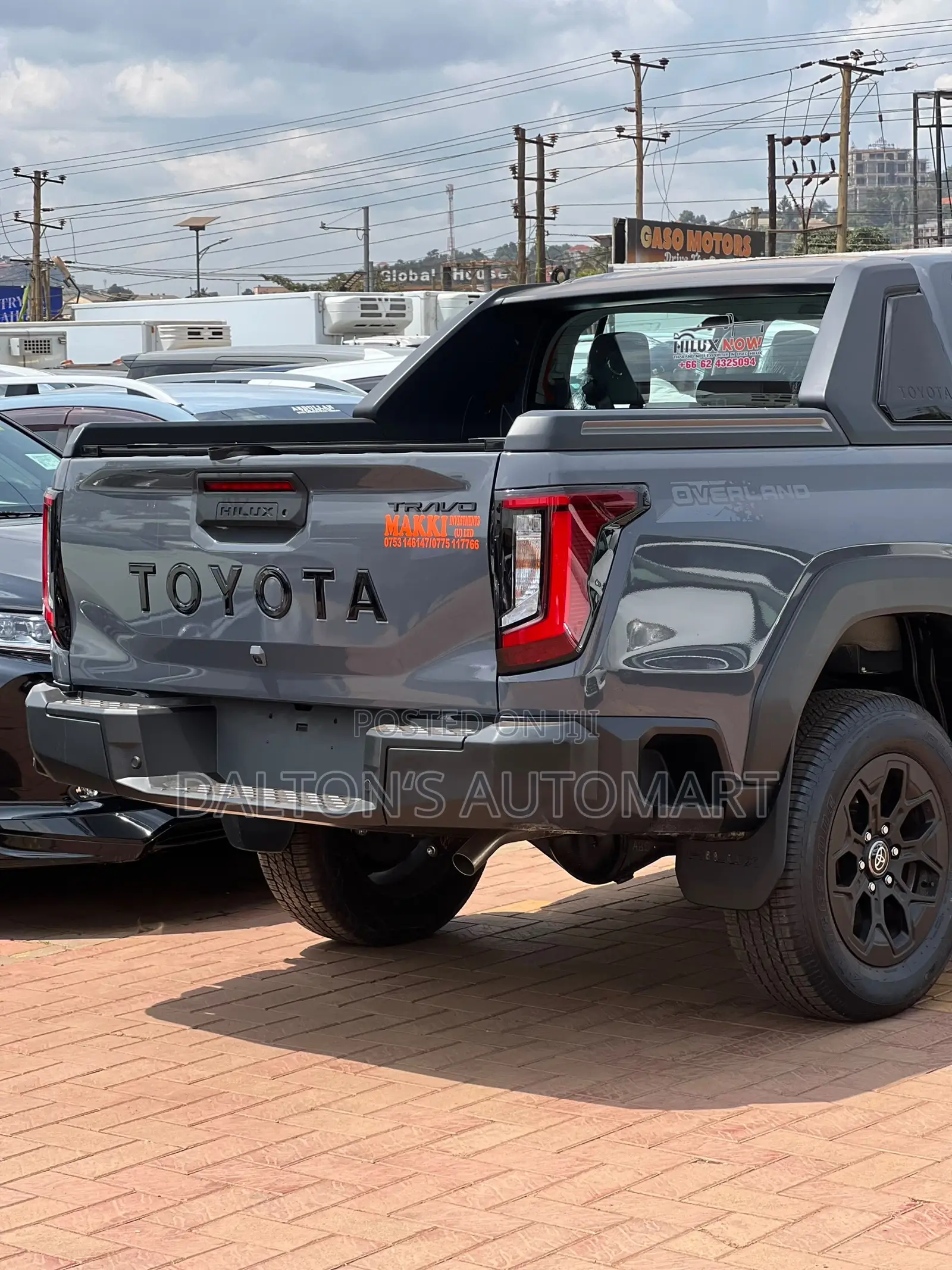 New Toyota Hilux 2025 Gray