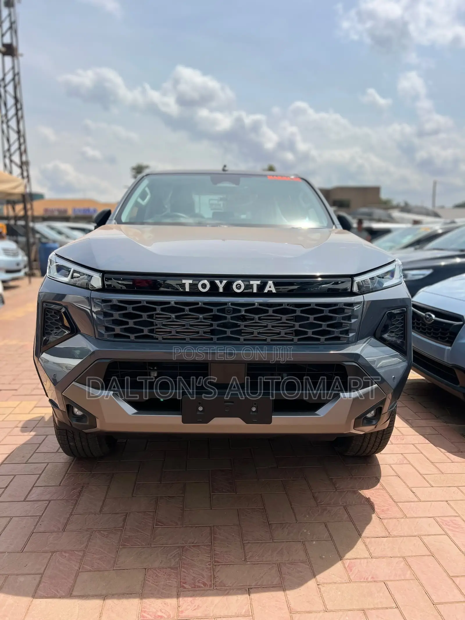 New Toyota Hilux 2025 Gray