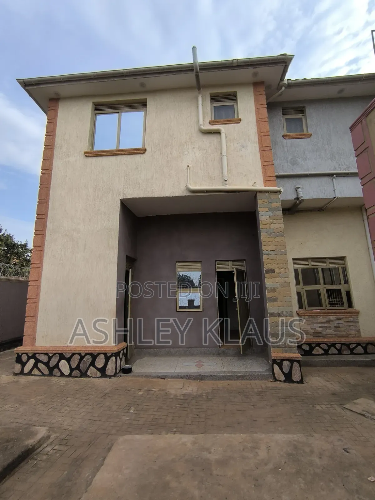 Furnished 4bdrm Block of Flats in Senge Estate, Wakiso / Wakiso
