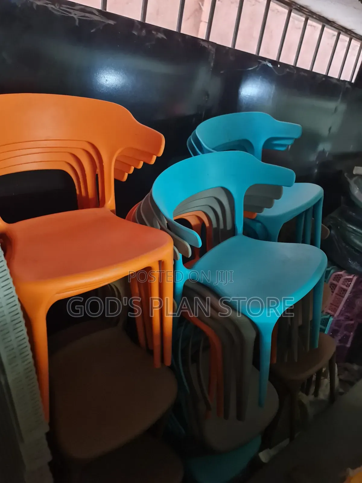 Luna Cafeteria C-Backed Plastic Chairs Plastic Chairs