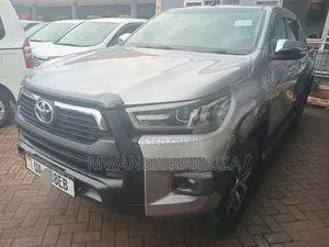 Toyota Hilux 2018 Silver