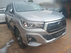 Toyota Hilux 2019 Silver