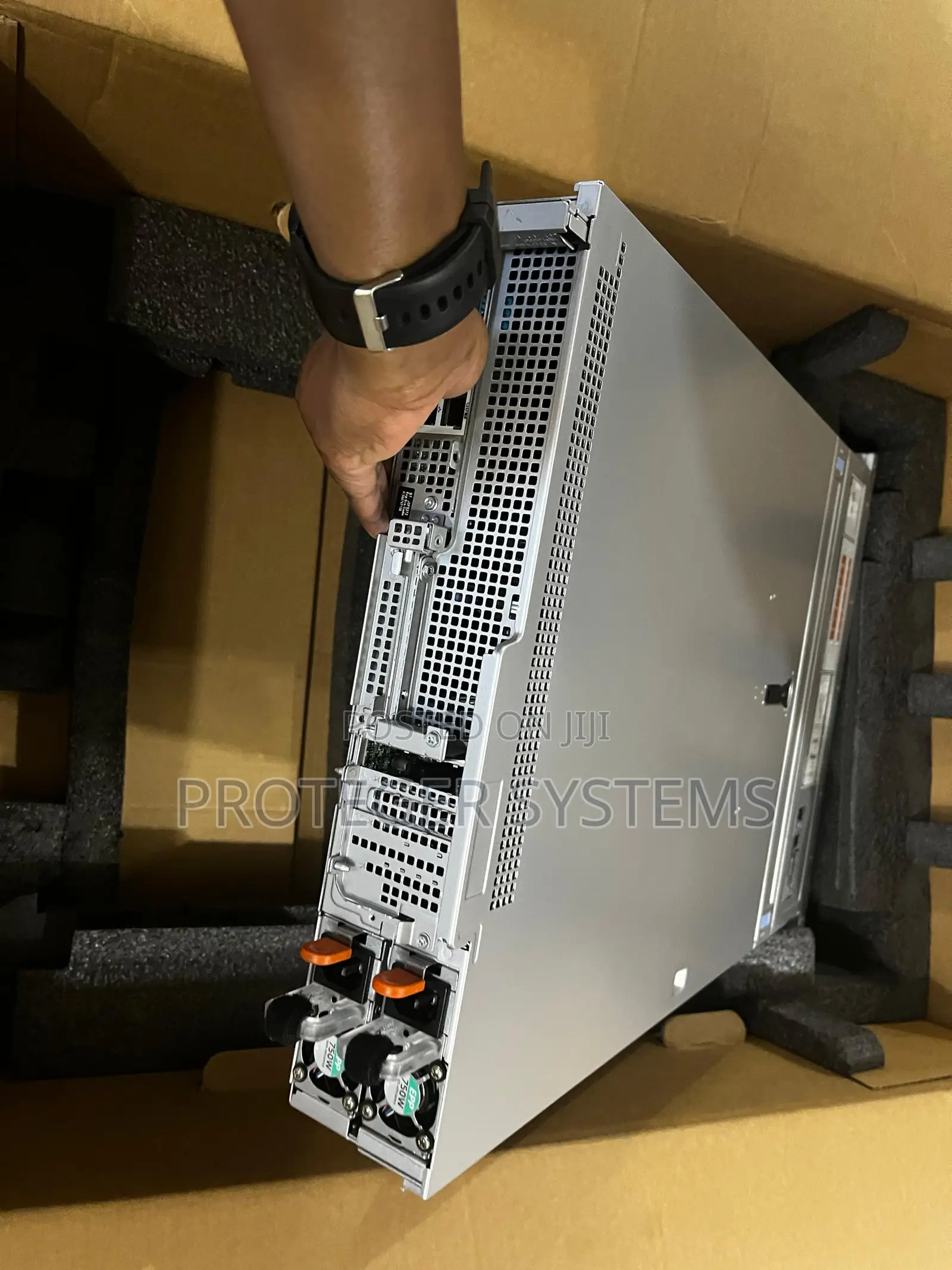 New Server Dell PowerEdge R740xd 32GB HDD+SSD 3T