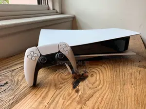 Ps5 Controller and Console 15 Games on Board