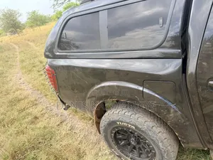Nissan Navara 2018 Black