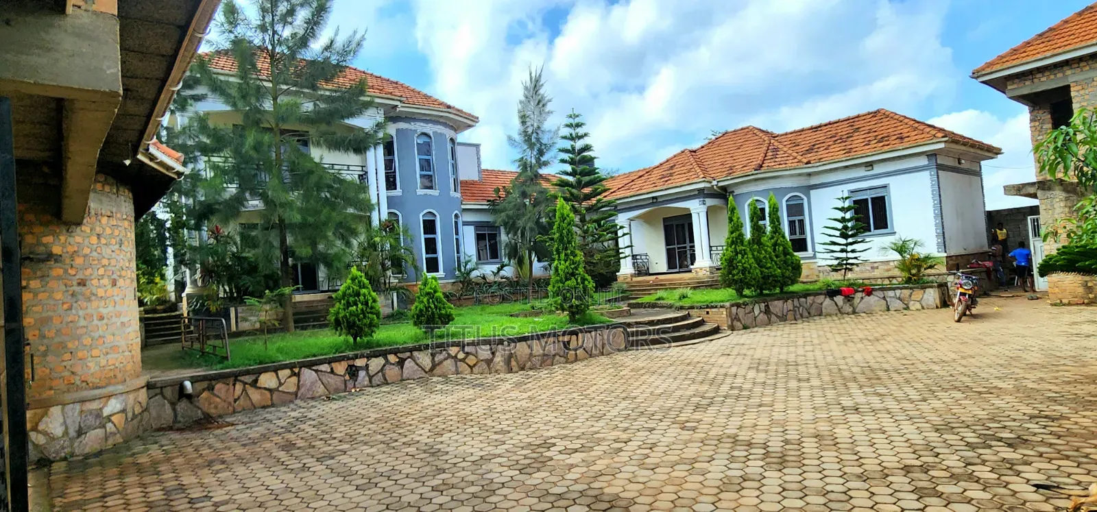 5bdrm Mansion in Zion Esates, Wakiso / Wakiso for sale