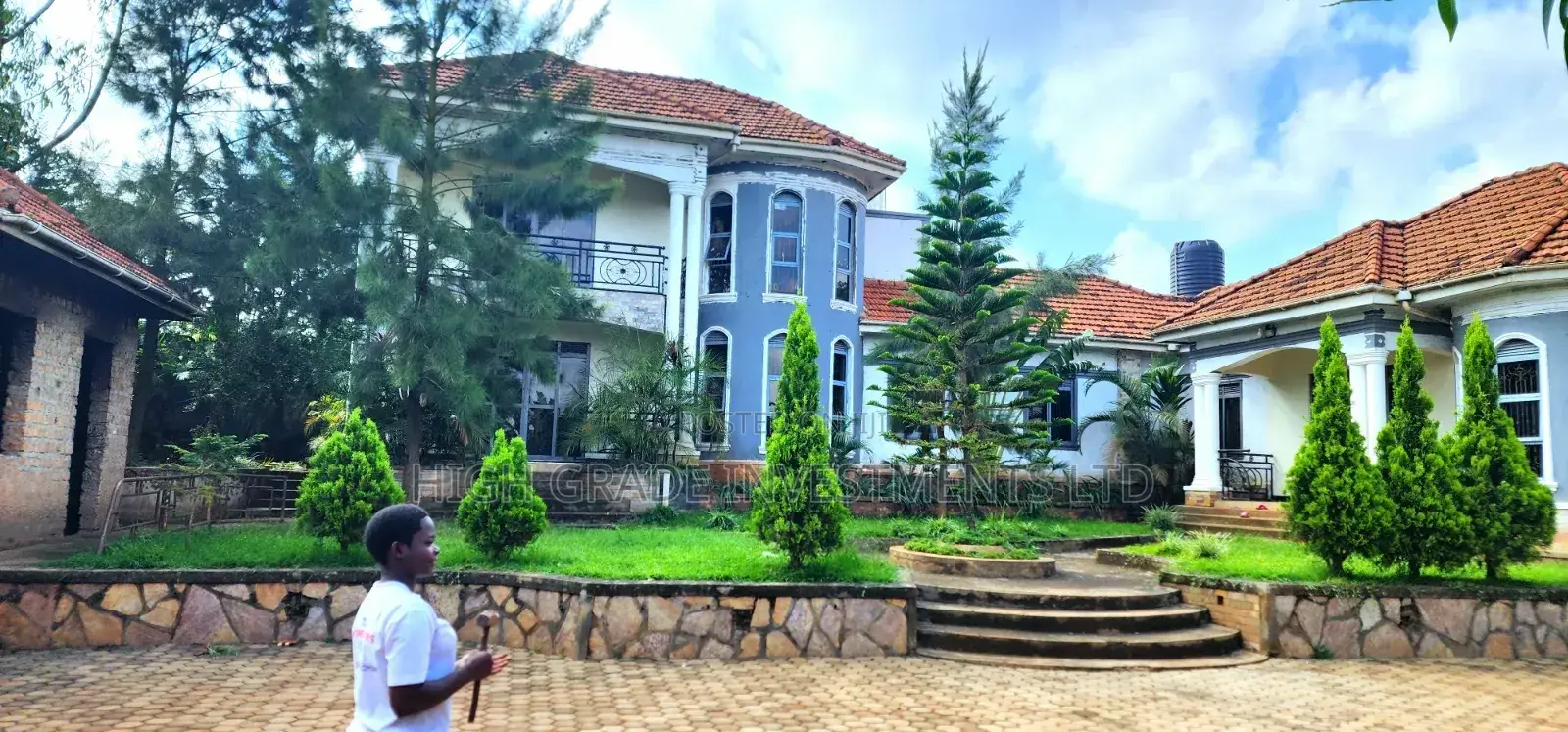 5bdrm Mansion in Zion Esates, Wakiso / Wakiso for sale