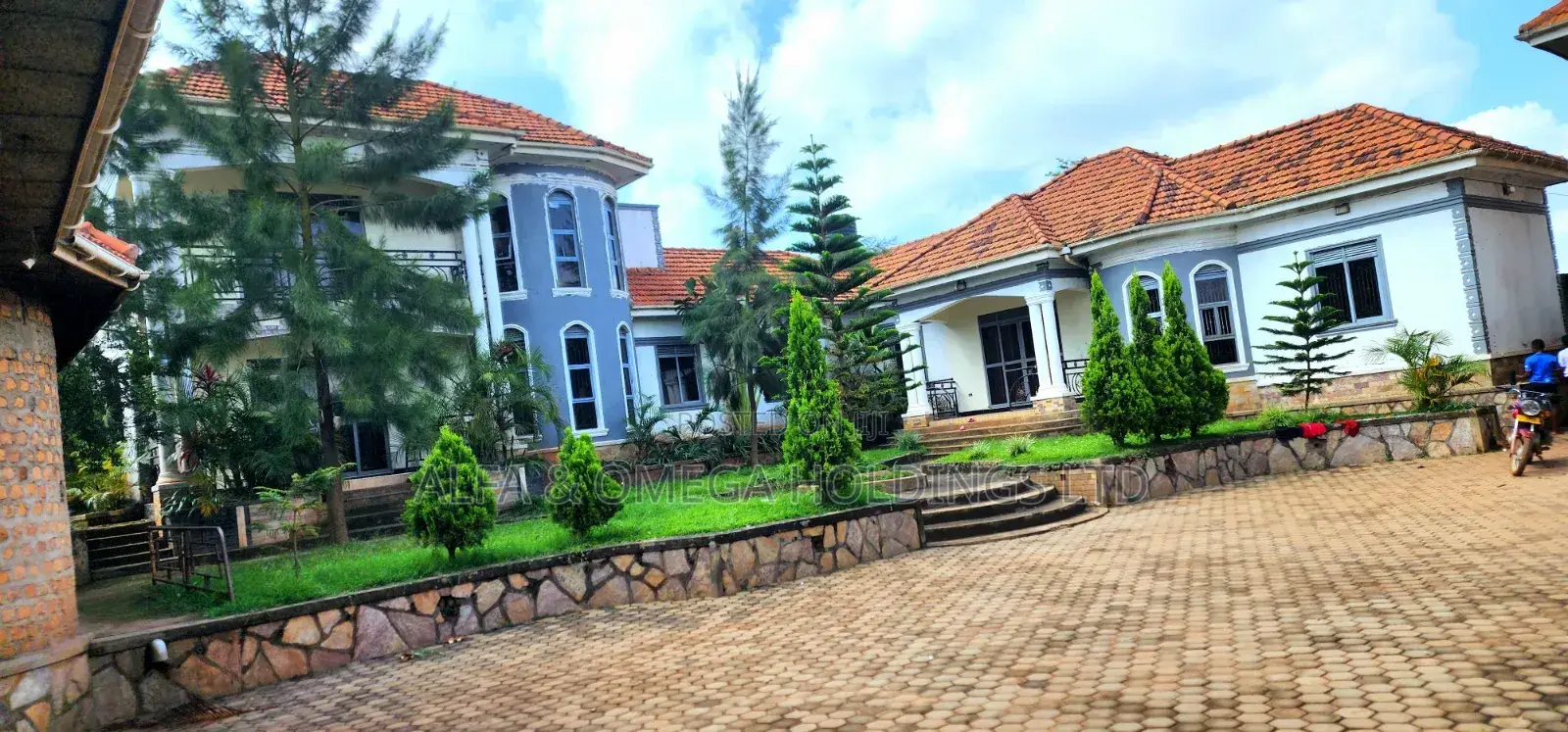 5bdrm Mansion in Zion Esates, Wakiso / Wakiso for sale
