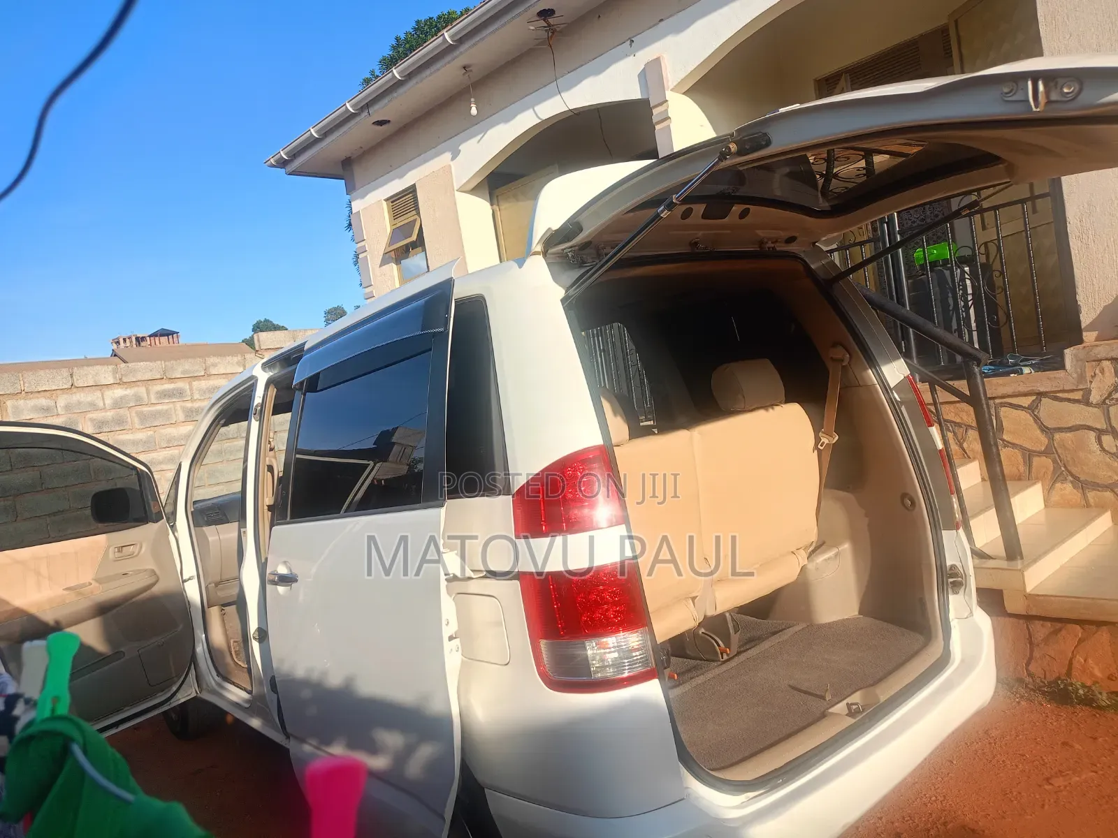 Toyota Noah 2.0 AWD (8 Seater) 2002 White