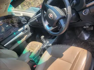 Toyota Hilux 2016 Silver