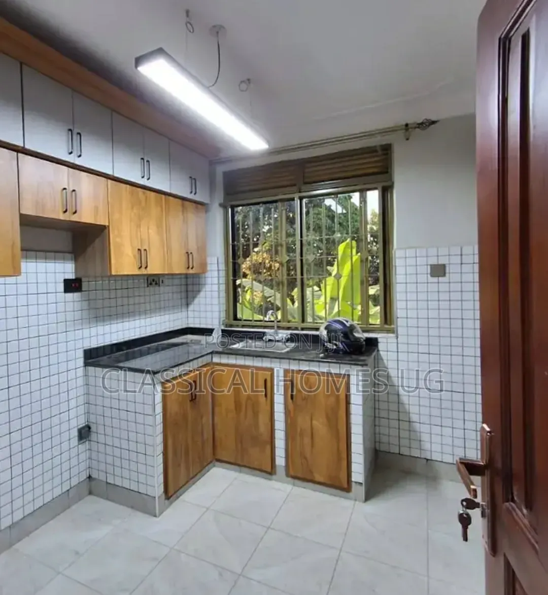 3bdrm Apartment in Muyenga, Central Division for rent