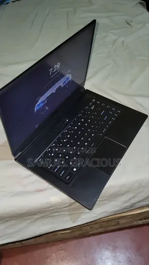 Laptop MSI GS65 Stealth Thin 8RF 16GB Intel Core i7 SSHD+SSD 1.5T