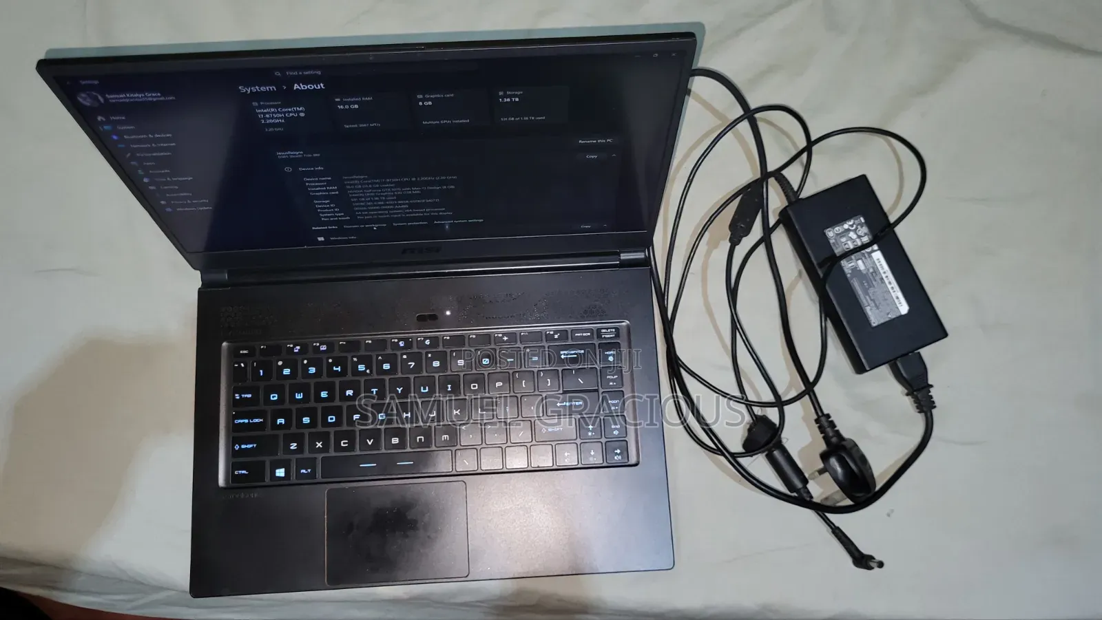 Laptop MSI GS65 Stealth Thin 8RF 16GB Intel Core i7 SSHD+SSD 1.5T