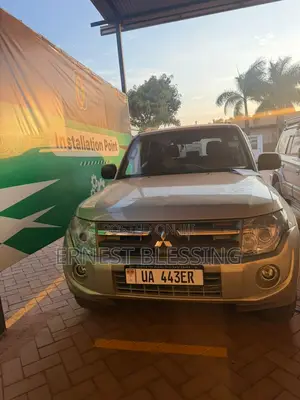 Mitsubishi Pajero 2012