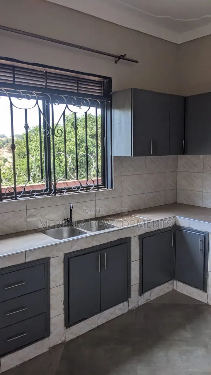 3bdrm House in Bwebajja, Central Division for rent