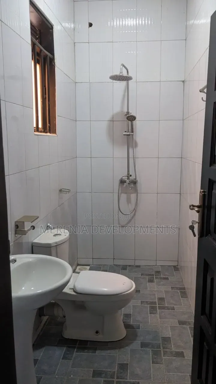 3bdrm House in Bwebajja, Central Division for rent