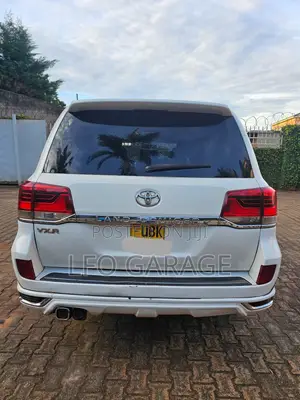 Toyota Land Cruiser 4.5 V8 VXR 2016 White