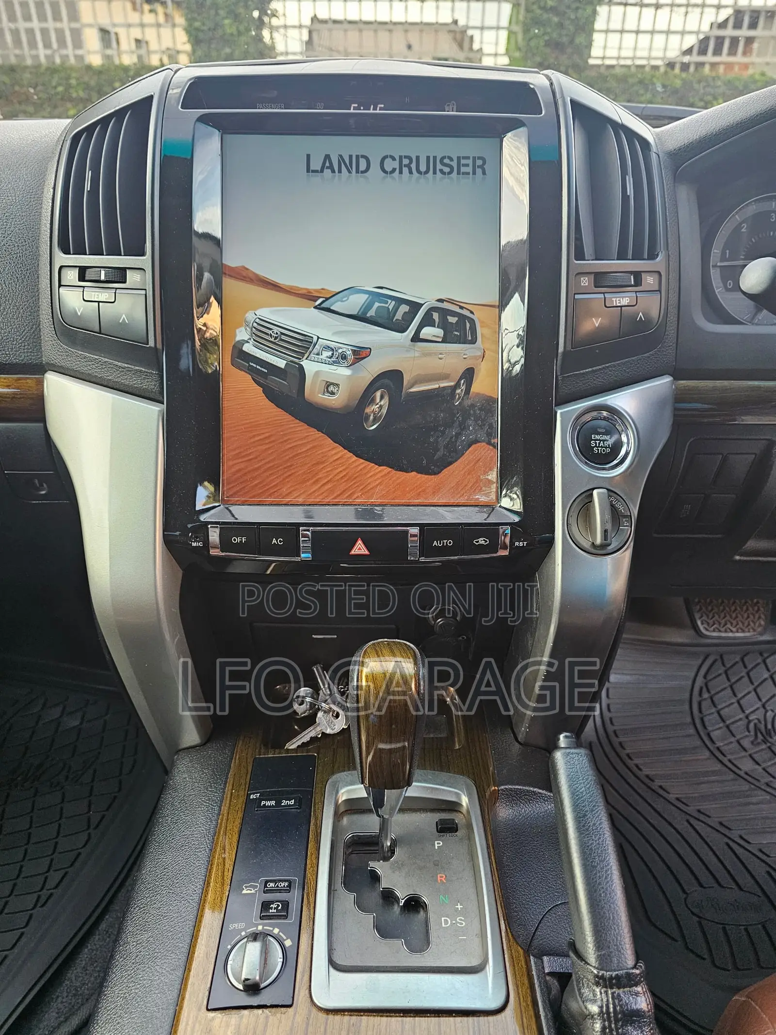 Toyota Land Cruiser 4.5 V8 VXR 2016 White