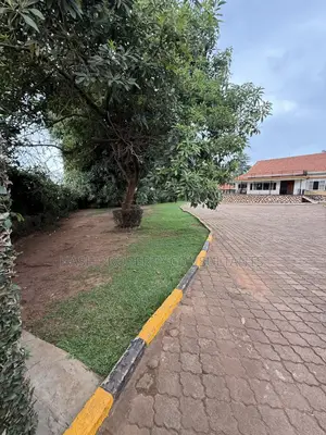 3bdrm House in Muyunyo, Central Division for rent
