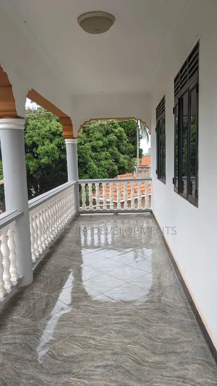 4bdrm House in Buziga, Makindye for rent