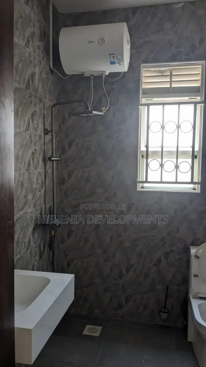 3bdrm Apartment in Bunga, Makindye for rent