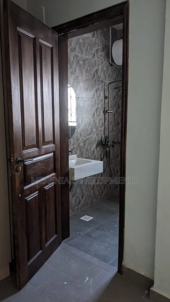 3bdrm Apartment in Bunga, Makindye for rent