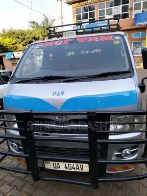 Toyota HiAce 2009 Silver