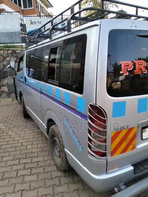 Toyota HiAce 2009 Silver