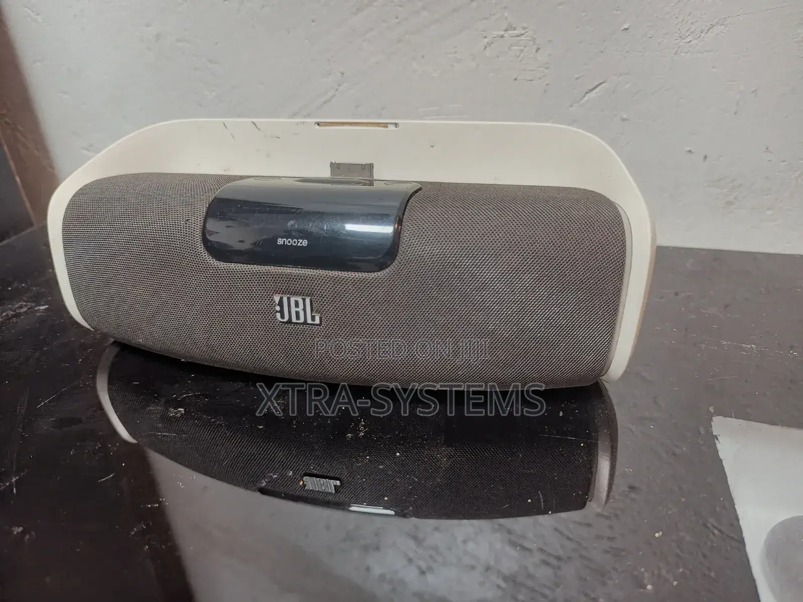 Original JBL Onbeat Wireless Speaker Dock Alarm Clock.