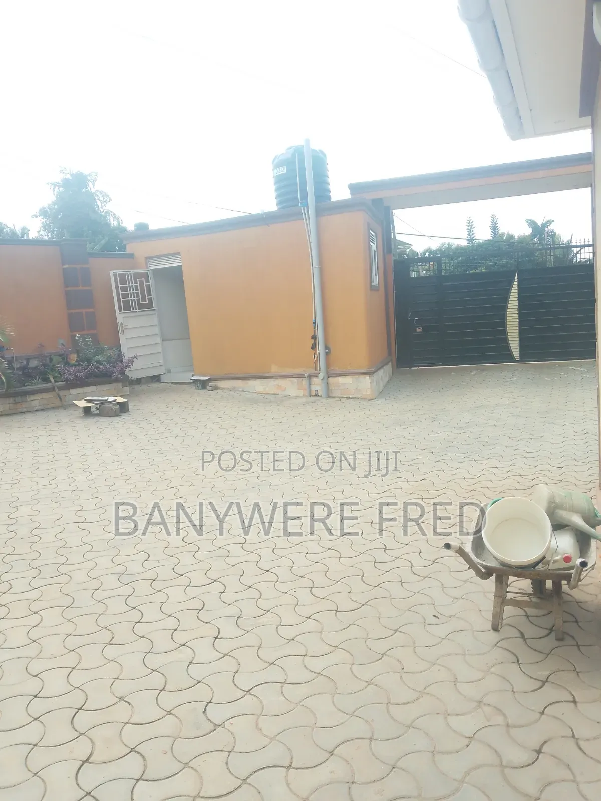 Furnished 3bdrm Bungalow in Mbalwa Police, Kira for sale